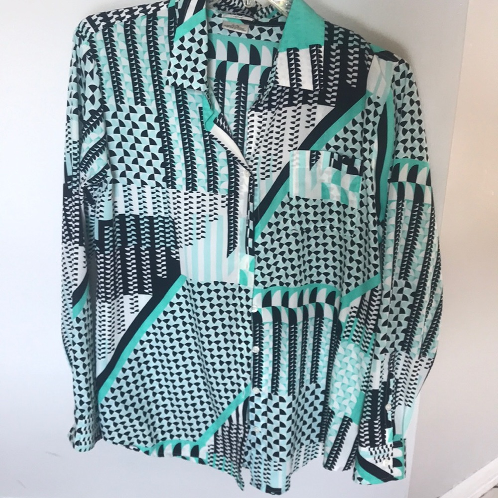 Nice blouse mint black white. 100% polyester.